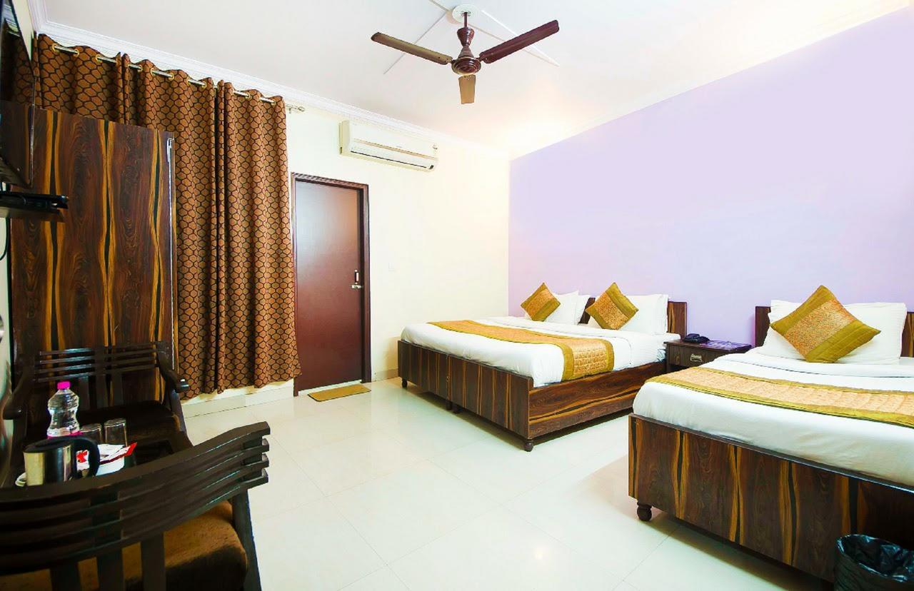 Airport Hotel Green Heights New Delhi Exterior foto