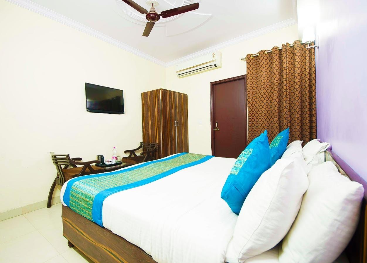 Airport Hotel Green Heights New Delhi Exterior foto