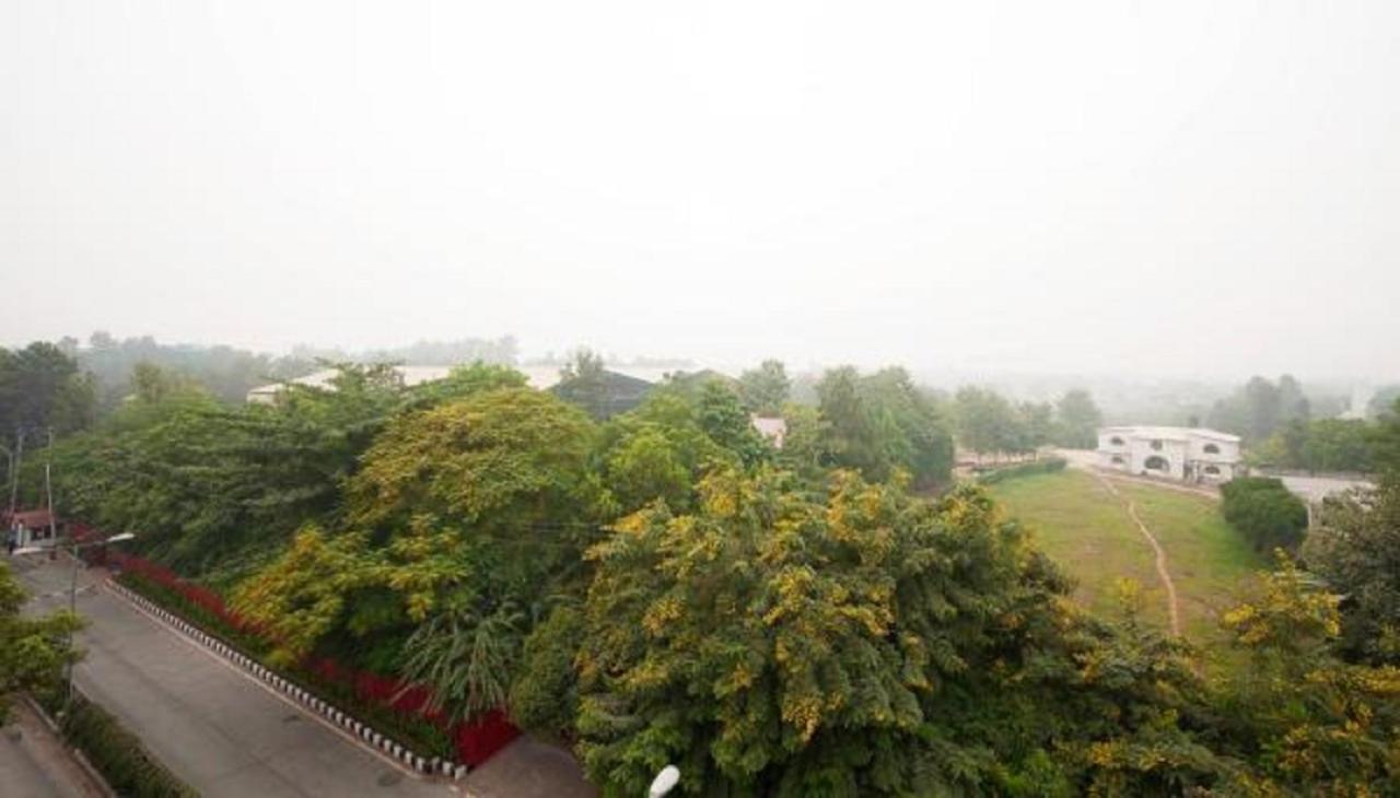 Airport Hotel Green Heights New Delhi Exterior foto